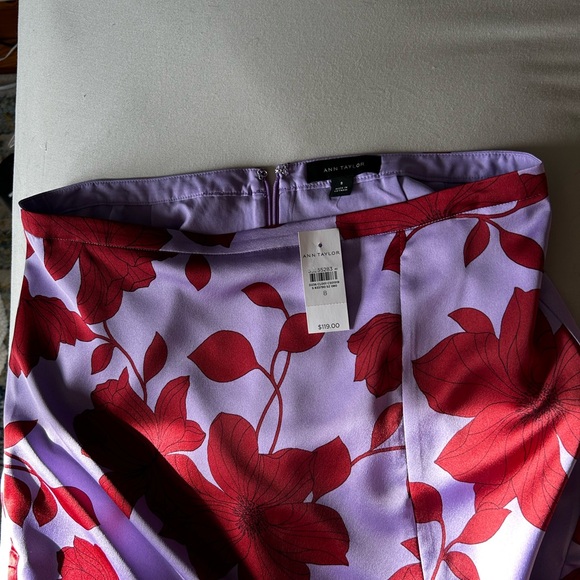 Vibrant Ann Taylor Skirt Size 8 - Picture 4 of 10